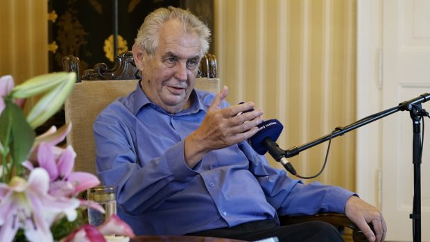 Prezident Miloš Zeman během natáčení rozhovoru pro 20 minut Radiožurnálu