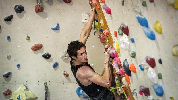 Adam Ondra, patří mezi absolutní světovou špičku sportovních lezců