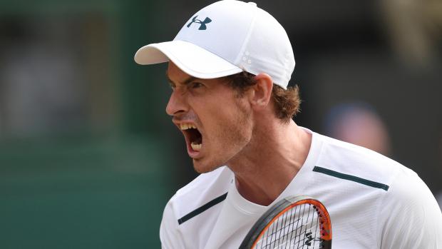 Andy Murray slaví čtyřsetové vítězství nad Italem Fogninim