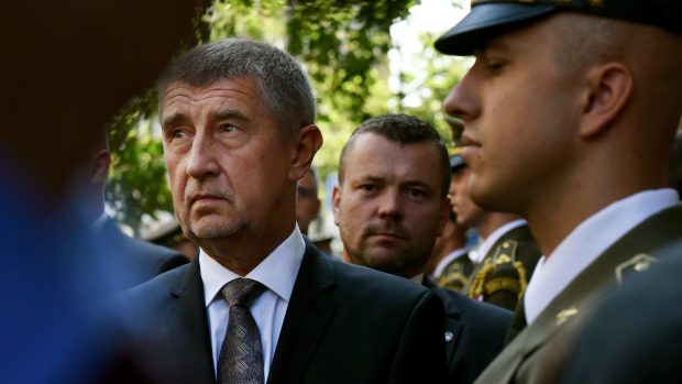 Premiér Andrej Babiš během pietního aktu před Českým rozhlasem.