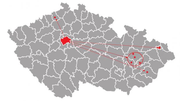 Ohnisko koronaviru na stavbě v Praze 4 a jeho šíření do dalších krajů