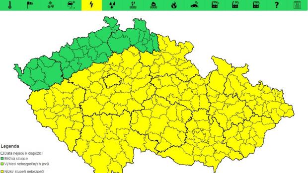 Výstraha meteorologů před úterními bouřkami