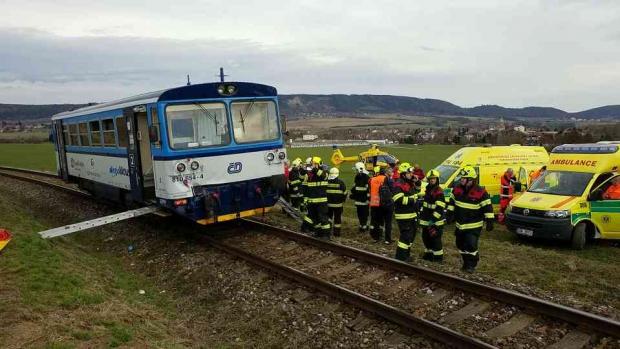 Železniční nehoda u Ronova nad Doubravou