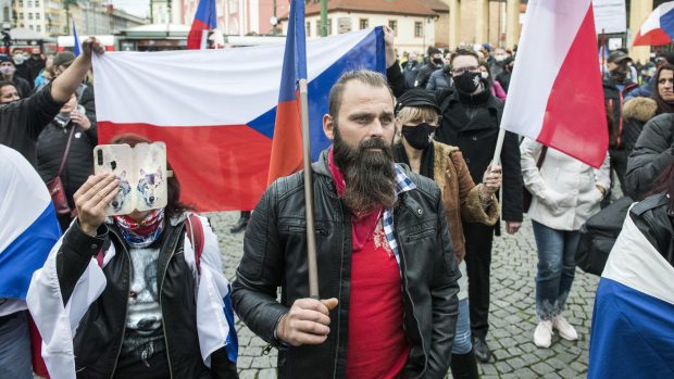 Demonstrace proti vládním opatřením se konala 28. října na Náměstí Republiky