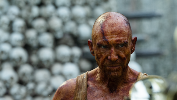 Ralph Fiennes ve snímku 28 let poté