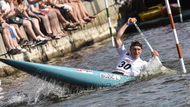 Prague Riverside Cross na pražské náplavce a slovinský kanoista Luka Božič (archivní foto)