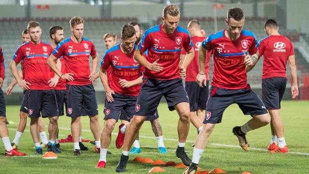 Čeští fotbalisté na tréninku v Kataru