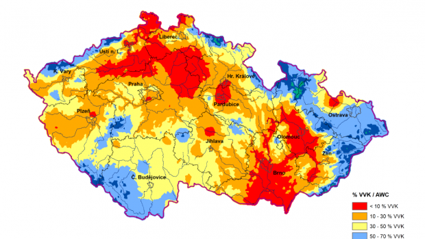 Modelová vlhkost půdy v % VVK ve vrstvě 0 až 20 cm pod trávníkem (stav k 19. 8. 2018)