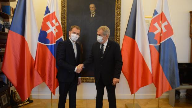 Slovenský premiér Igor Matovič a český prezident Miloš Zeman na prvním oficiálním setkání.