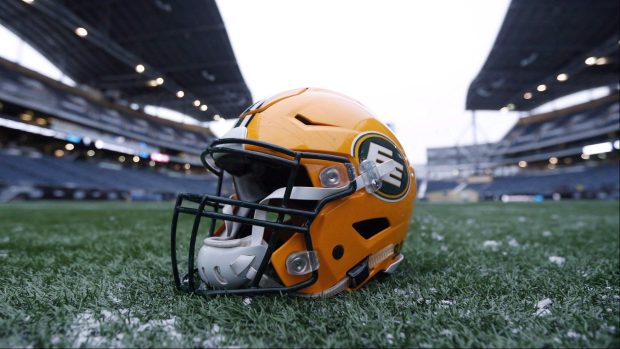 Přilba s logem Edmontonu Eskimos