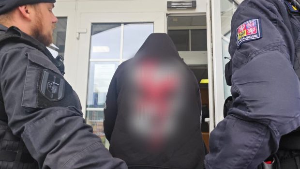 Policisté v Ústí nad Labem dopadli ženu s 14 centimetrů dlouhým nožem. Mířila do obchodního centra
