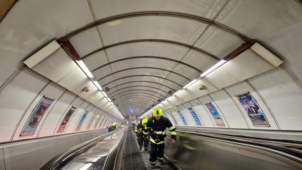Hasiči zasahovali ve stanici metra Staroměstská