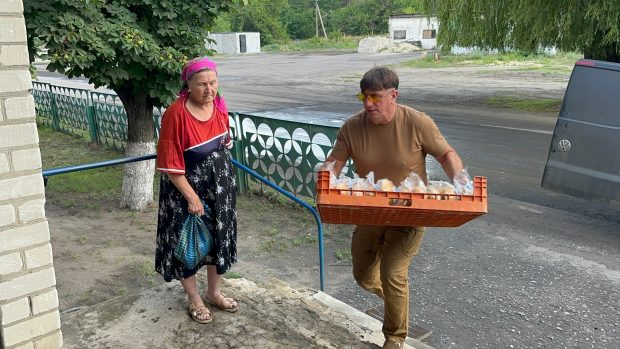 Chleba pro Ukrajince žijící poblíž fronty
