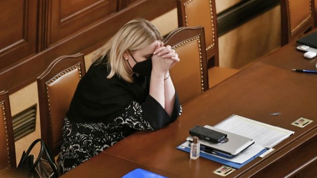 Ministryně obrany Jana Černochová (ODS) při jednání sněmovny o důvěře vládě