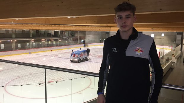 Braidan Simmonds Fischer, syn bývalého hokejové obránce Jiřího Fischera, v akademii Salzburgu