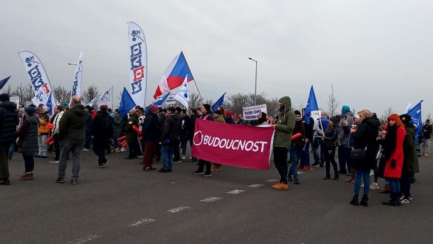 Demonstrace během stávky zaměstnanců firmy Nexen