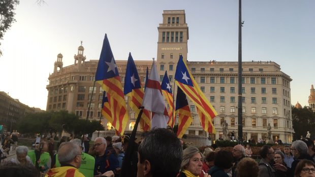 Na demonstracích se objevily potenciální vlajky nezávislého Katalánska.