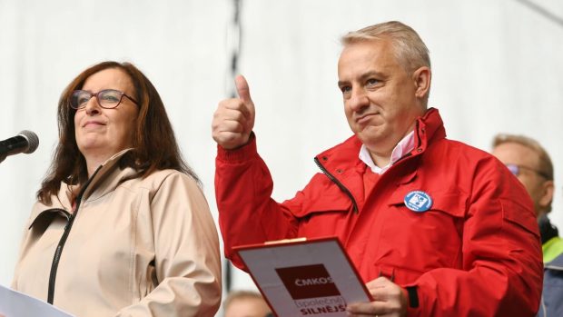 Šéf odborů Josef Středula na demonstraci na Václavském náměstí