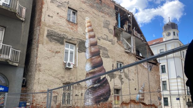 Spadlý dům na rohu ulic Petrinjska a Djordjićeva - místo, kde zahynula patnáctiletá dívka