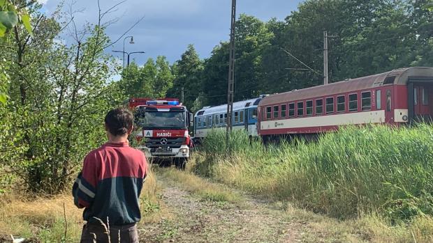 České dráhy pro dopravu v úseku mezi Hradcem Králové a Jaroměří zajistily náhradní autobusovou dopravu