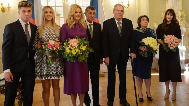 Prezident Miloš Zeman a premiér Andrej Babiš s rodinami na tradičním novoročním obědě v Lánech.