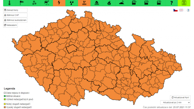 Bouře hrozí v celé zemi a mohou se objevit také povodně