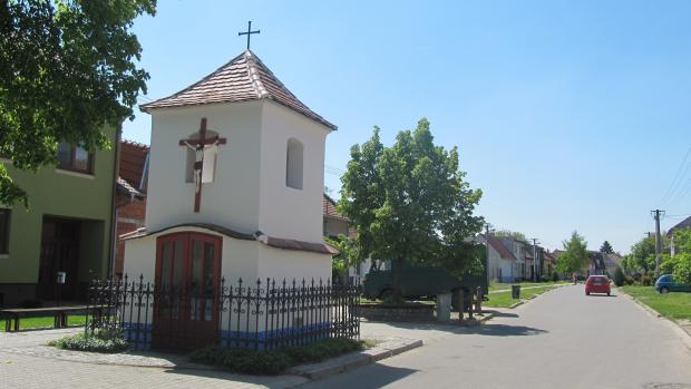 Veselí nad Moravou, část Milokošť, okres Hodonín, Česká republika. Kaplička. Tato fotografie vznikla v rámci třetího ročníku grantu fotografie českých obcí