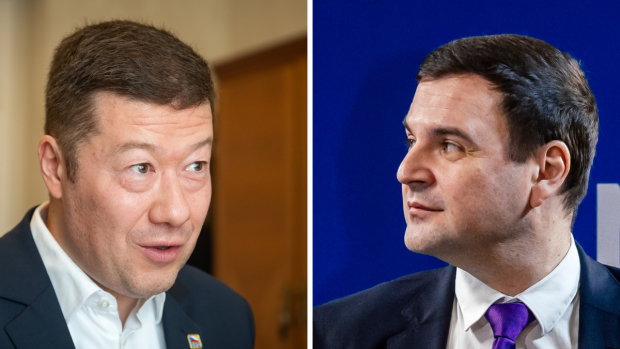 Předsedové SPD a Motoristů Tomio Okamura (vlevo) a Petr Macinka