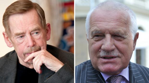 První český prezident Václav Havel (vlevo) a jeho nástupce Václav Klaus