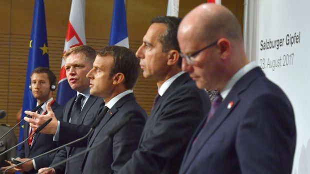 Robert Fico, Emmanuel Macron, Christian Kern a Bohuslav Sobotka na setkání v rakouském Salcburku