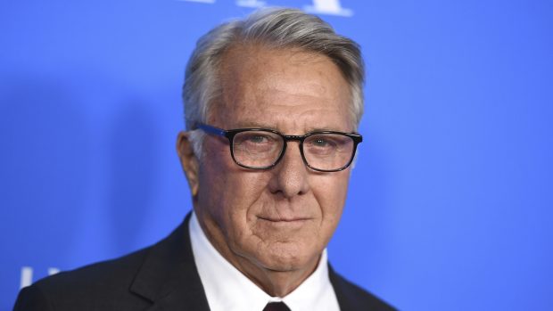 Ze sexuálního obtěžování byl nařčen oscarový herec Dustin Hoffman.