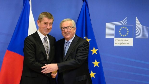 Andrej Babiš a Jean Claude Juncker po schůzce v Bruselu