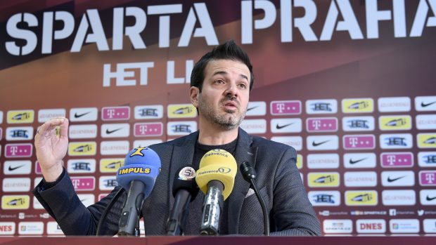 Trenér Sparty Andrea Stramaccioni na tiskové konferenci před zahájením jarní části ligy.