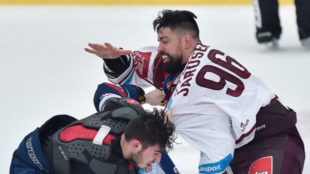 Dominik Lakatoš a Richard Jarůšek v bitce