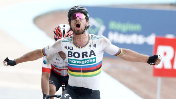 Peter Sagan v cíli závodu Paříž-Roubaix