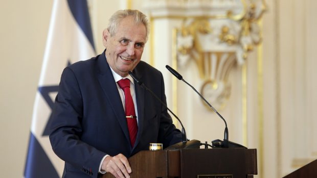 Prezident Miloš Zeman přednáší projev na oslavách 70 let od vzniku Izraele na Pražském hradě.