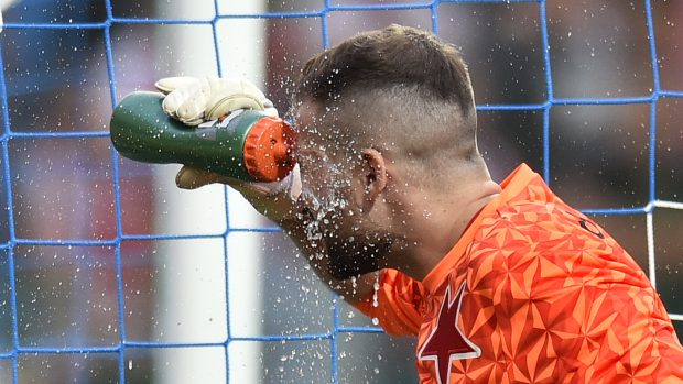 Ondřej Kolář během utkání na stadionu Dynama Kyjev.