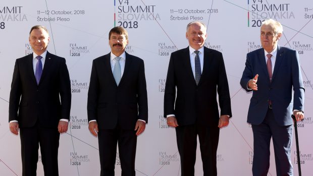 Prezidenti Polska Andrzej Duda, Maďarska János Áder, Slovenska Andrej Kiska a České republiky Miloš Zeman (zleva) se sešli  na Štrbském Plese