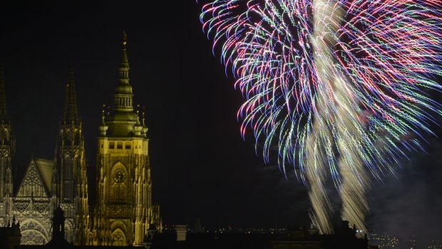 „Praha svobodná aneb 30 let od sametové revoluce“, tak byl pojmenován novoroční ohňostroj