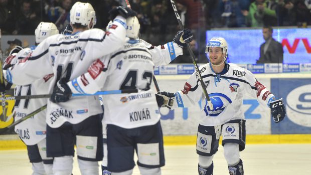 Radost plzeňských hokejistů v zápase s Olomoucí