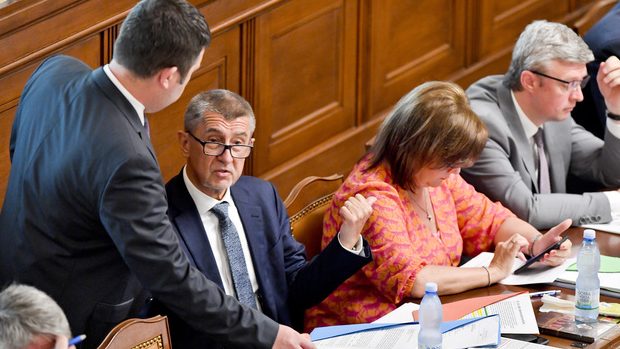 Andrej Babiš při jednání v Poslanecké sněmovně