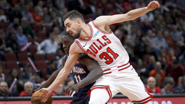 Tomáš Satoranský v přípravném zápase NBA mezi Chicagem Bulls a New Orleans Pelicans, které skončilo rozdílem dvou bodů