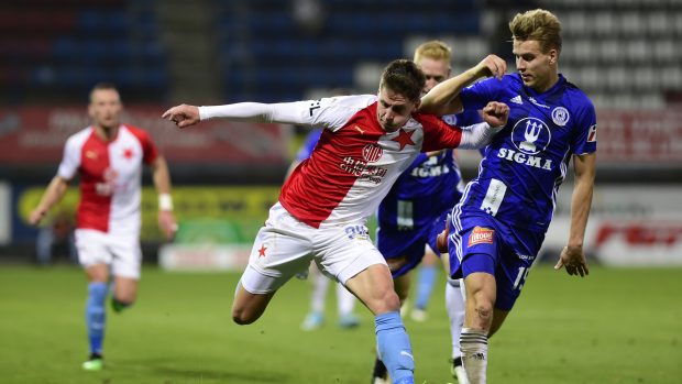 Utkání fotbalové ligy mezi Olomoucí a Slavií Praha