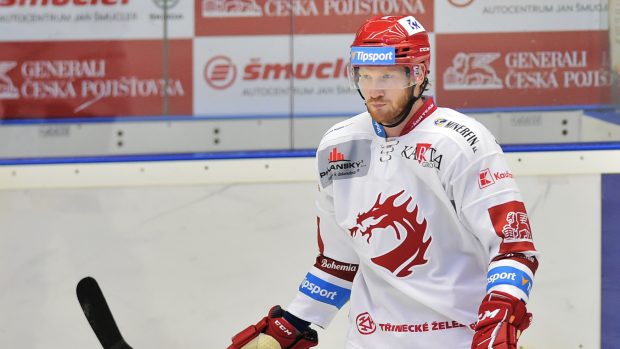 Taylor Leier a Jack Rodewald (na snímku) vyjeli k předzápasovému rozbruslení, proti Plzni ale ještě nastoupit nemohli