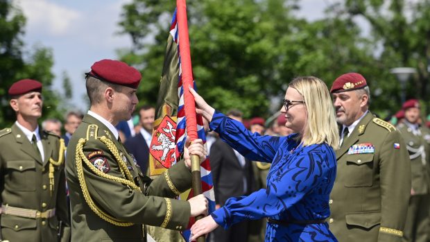 Jana Černochová (ODS) se dohodla se Zemanem na předání úřadu Řehkovi na začátku června