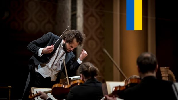 Dirigent Petr Popelka se Symfonickým orchestrem Českého rozhlasu vystoupí na benefičním koncertu pro Ukrajinu