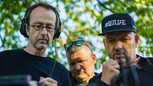 Petr Zelenka s kameramanem při natáčení filmu Modelář