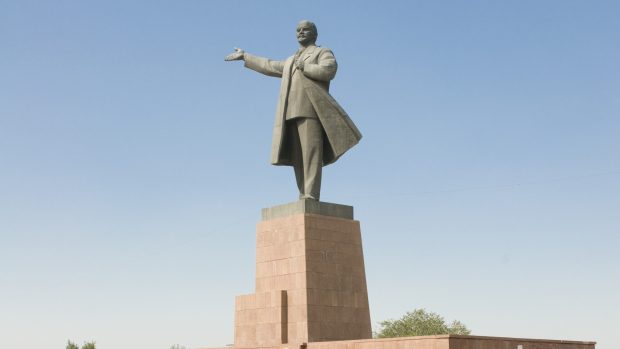 Socha Lenina v kyrgyzském městě Oš