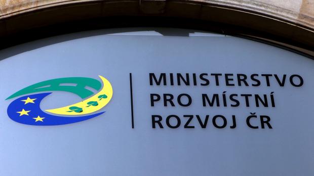 Ministerstvo pro místní rozvoj chce od nového roku zrušit post kancléře ministra