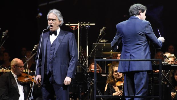 Italský tenorista Andrea Bocelli na koncertě v Mnichově